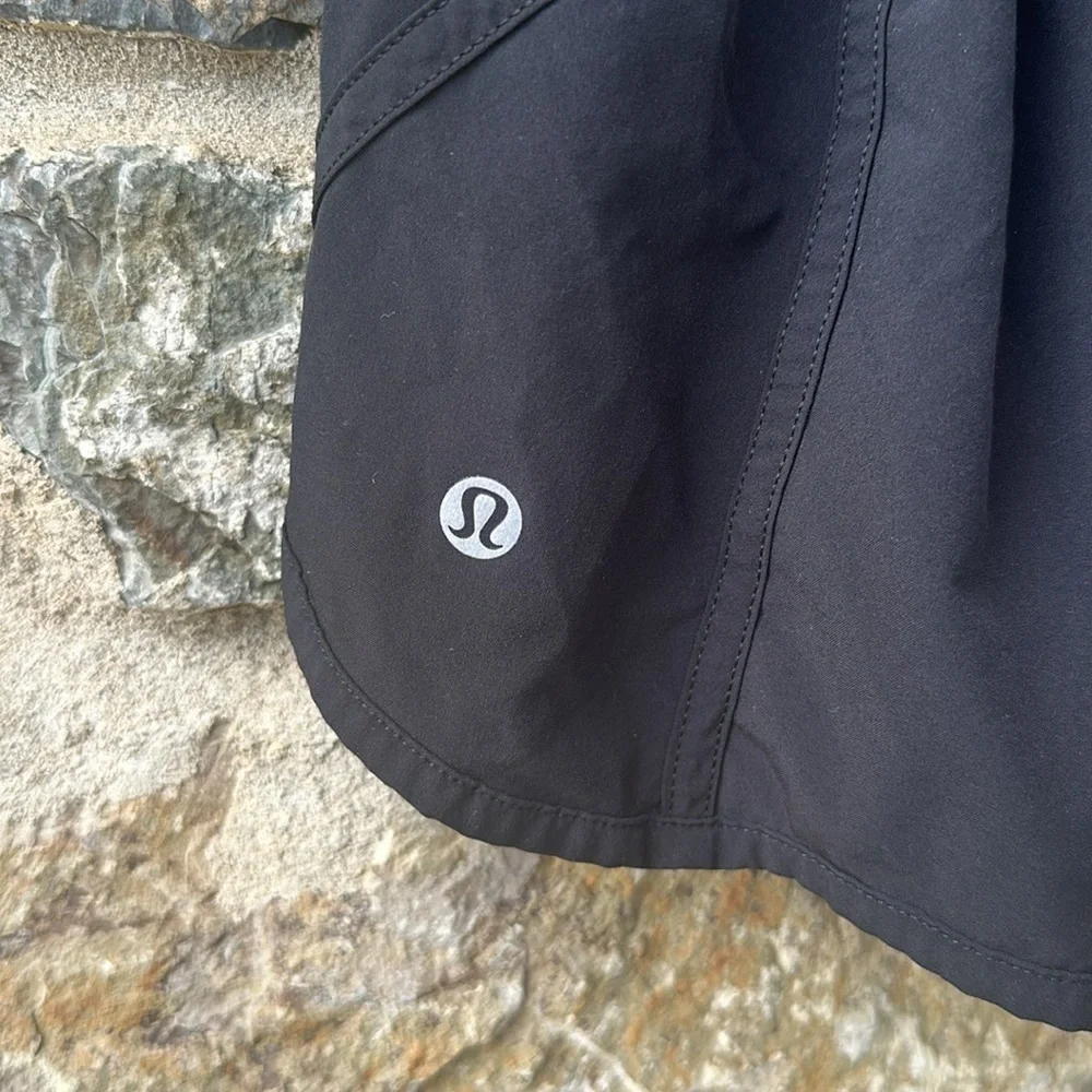 Lululemon Athletica Tracker Short V *4